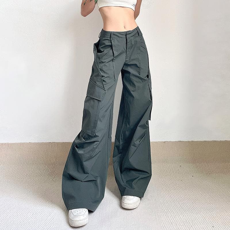 Solid zip-up low rise cargo pocket wide leg pant